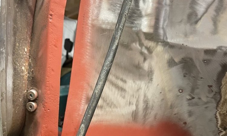 Découpe des la zone endommagée 